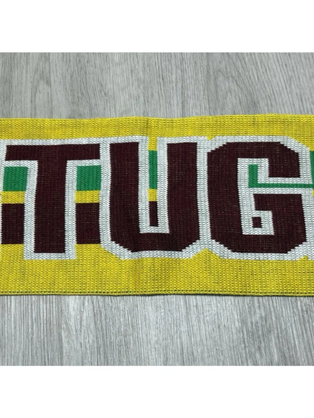 PORTUGAL TEAM UEFA EURO 2004 VINTAGE FOOTBALL SOCCER SCARF YELLOW ADULT